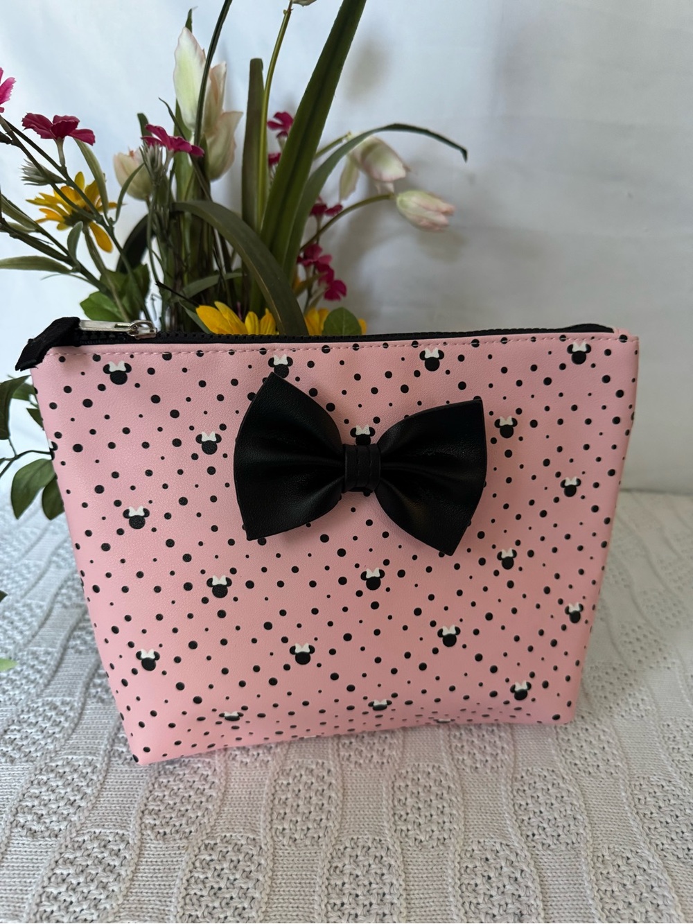 Disney Minnie Mouse NWOT large cosmetics case